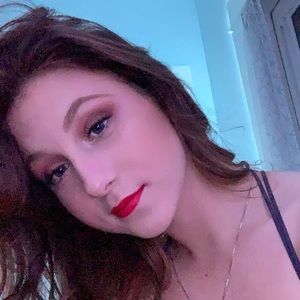 Meet your Posher, Madi